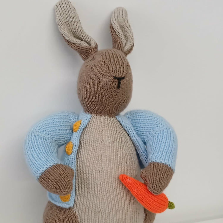 Jackie Howard - Knitting and Sewing